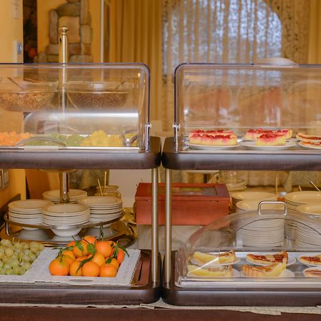 Ahg Donna Silvia Wellness Hotel Manerba del Garda Eksteriør bilde