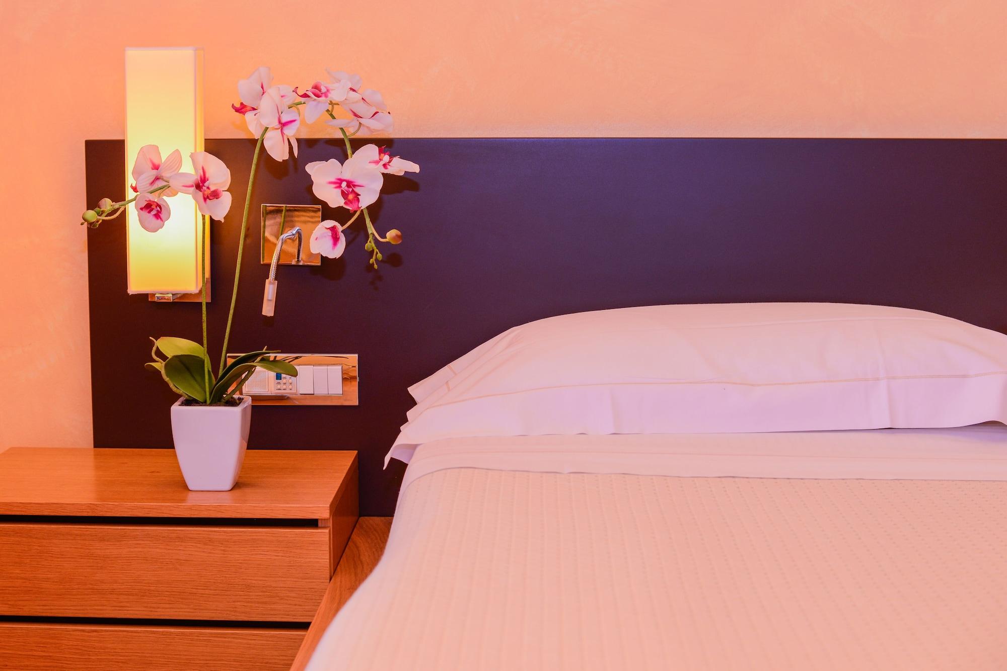 Ahg Donna Silvia Wellness Hotel Manerba del Garda Eksteriør bilde