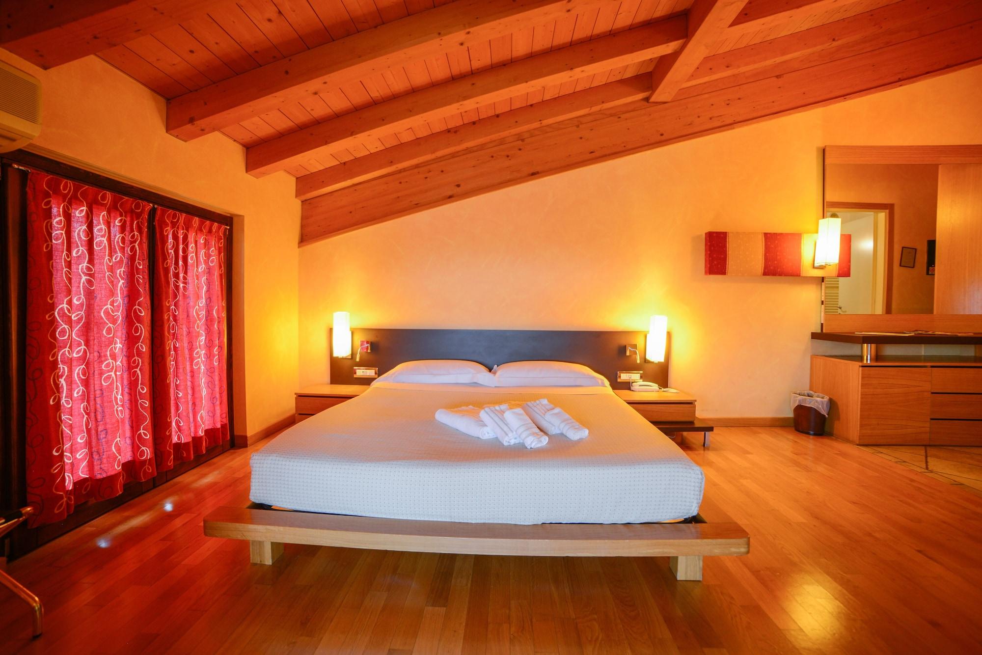Ahg Donna Silvia Wellness Hotel Manerba del Garda Eksteriør bilde
