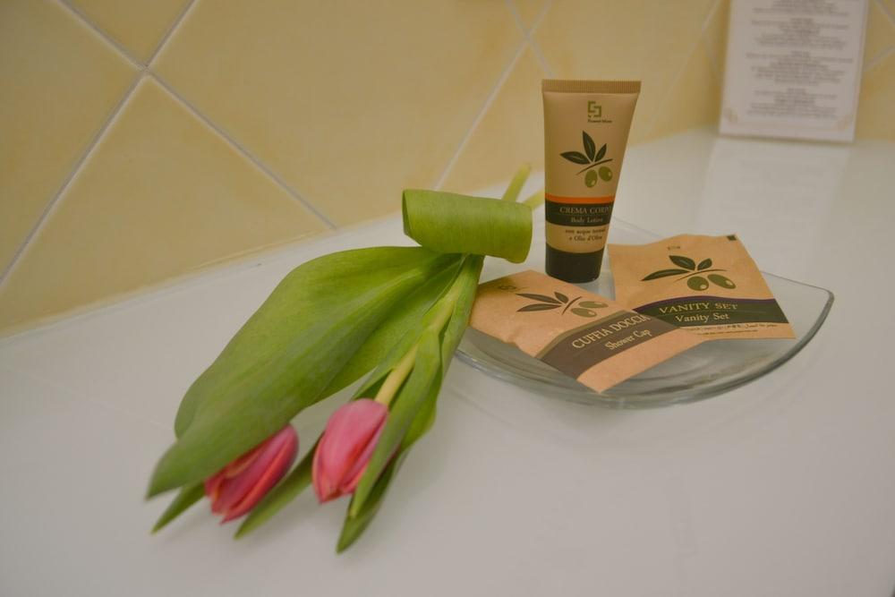 Ahg Donna Silvia Wellness Hotel Manerba del Garda Eksteriør bilde