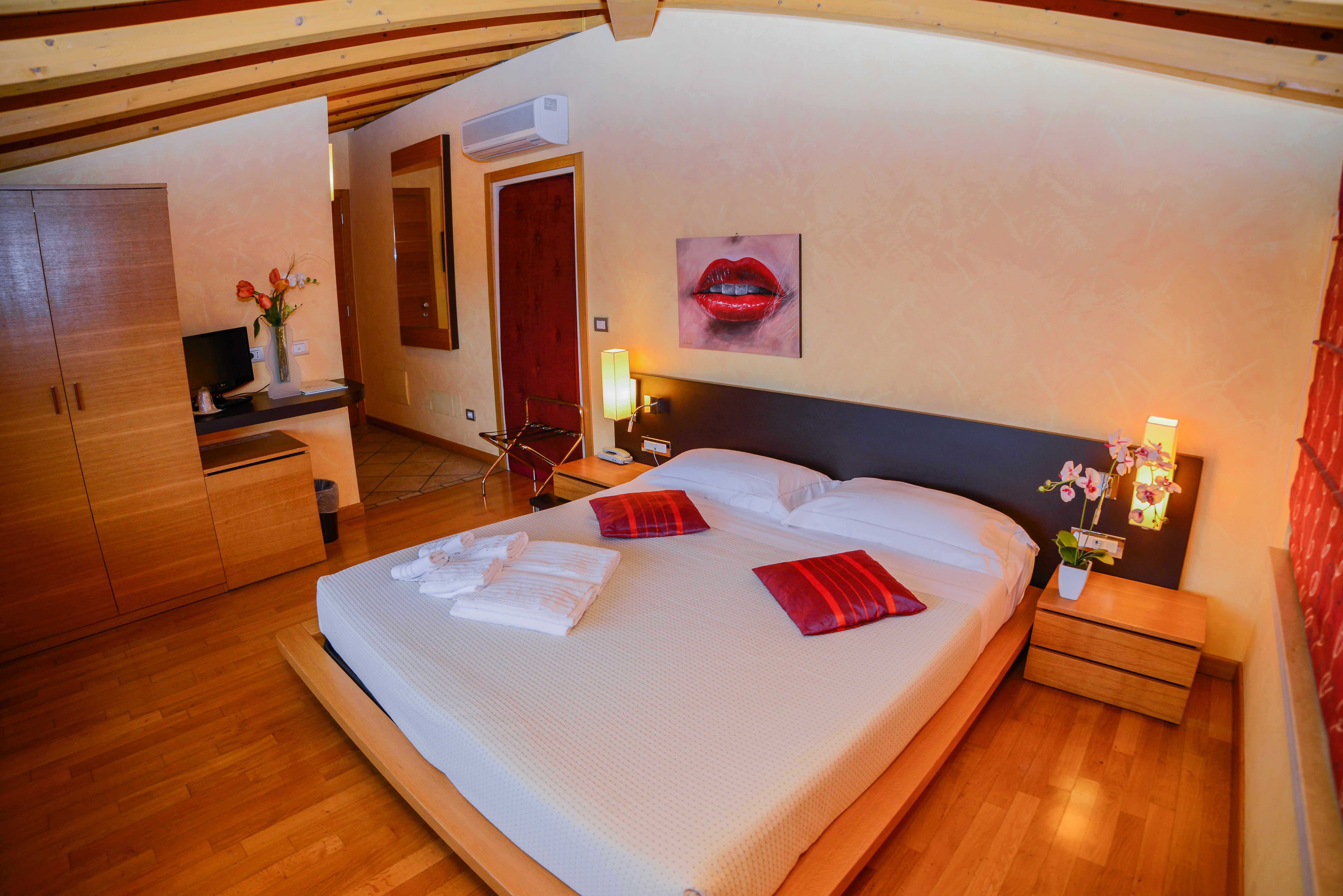 Ahg Donna Silvia Wellness Hotel Manerba del Garda Eksteriør bilde