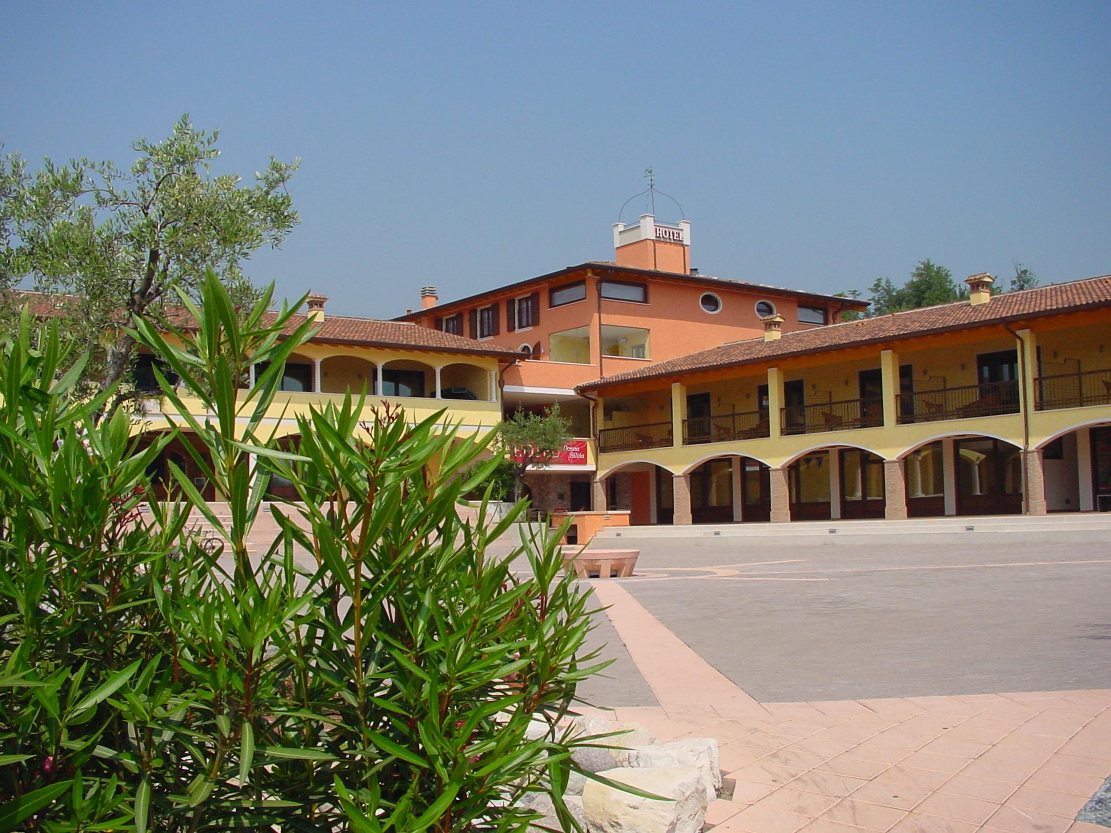 Ahg Donna Silvia Wellness Hotel Manerba del Garda Eksteriør bilde