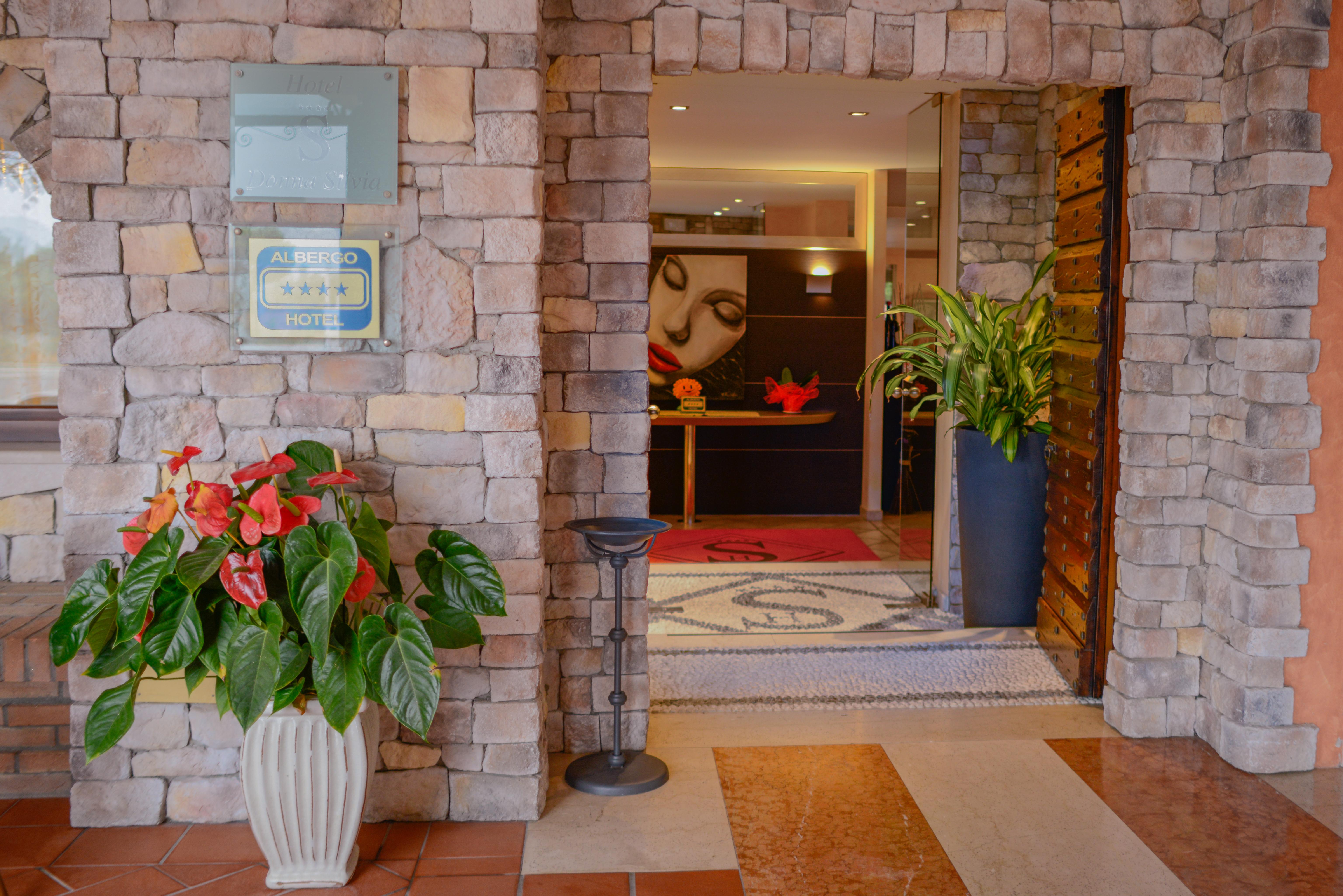 Ahg Donna Silvia Wellness Hotel Manerba del Garda Eksteriør bilde