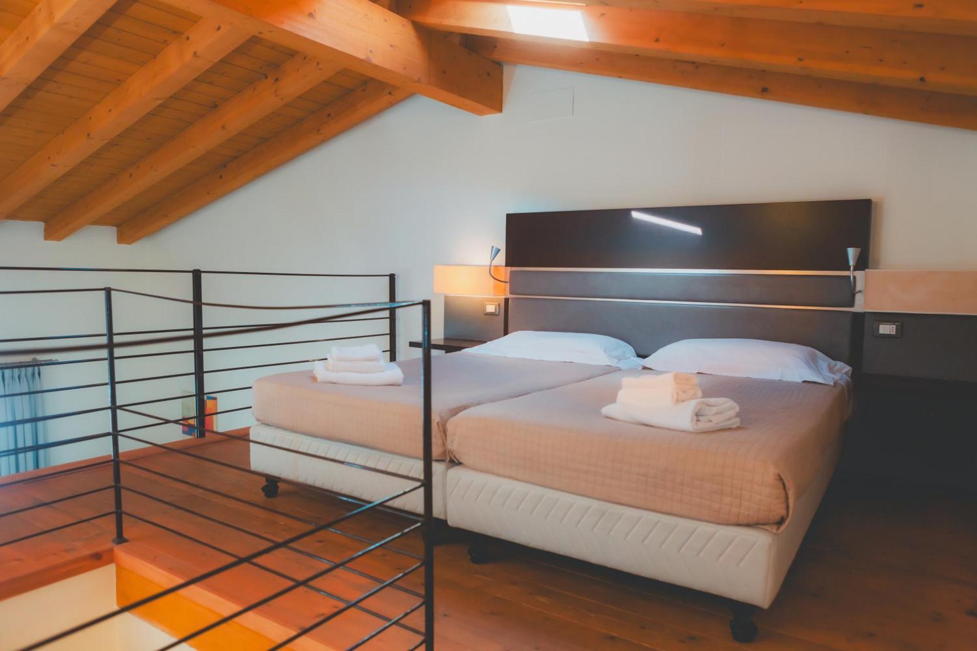 Ahg Donna Silvia Wellness Hotel Manerba del Garda Eksteriør bilde