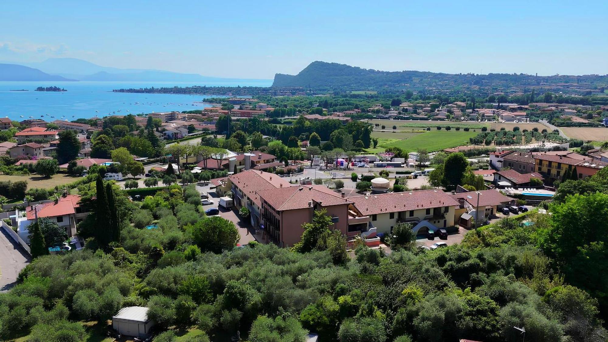 Ahg Donna Silvia Wellness Hotel Manerba del Garda Eksteriør bilde